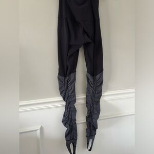 Lululemon ruched stirrup leggings size 4
